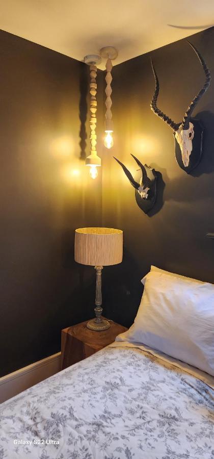 La Casa Rosa - Free Parking Close To Racecourse Cheltenham